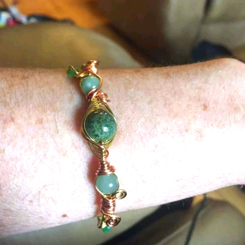 🇨🇦Handcrafted Bracelet 🌞